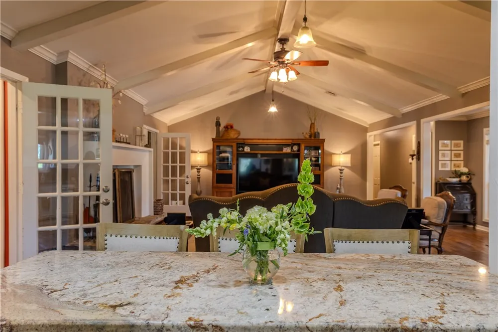 1608 Delwood Alice, TX 78332
