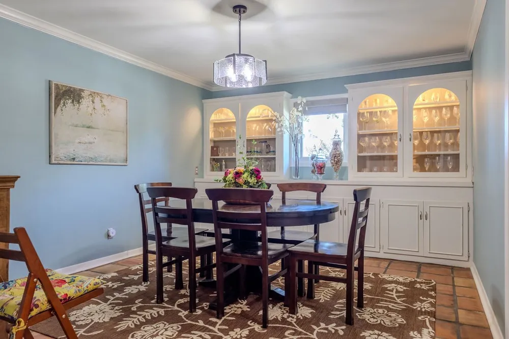 1608 Delwood Alice, TX 78332