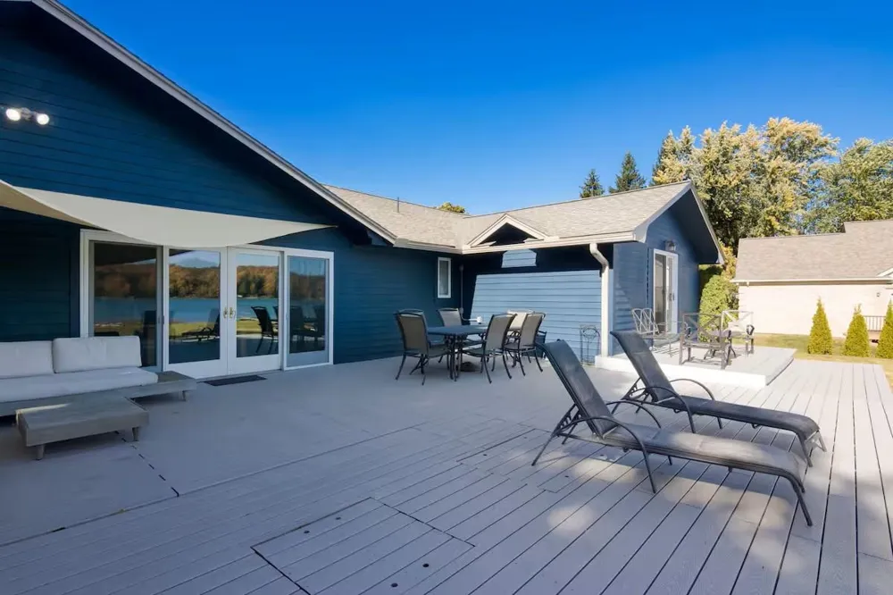 553 S Lake Shore Drive Leland Township, MI 49653