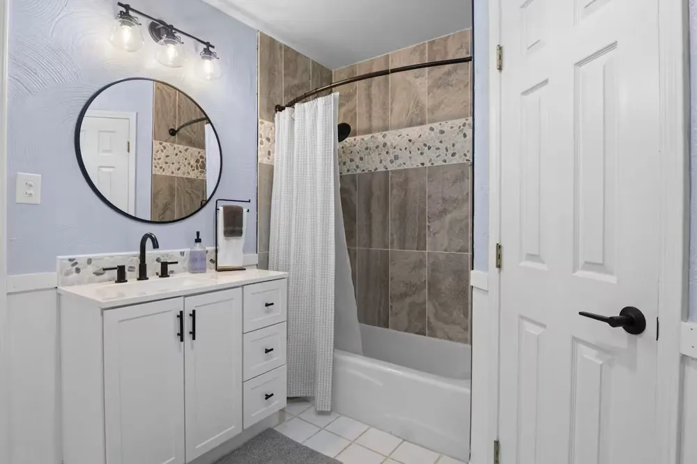 553 S Lake Shore Drive Leland Township, MI 49653