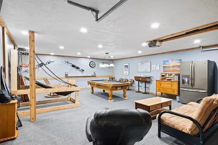 553 S Lake Shore Drive Leland Township, MI 49653