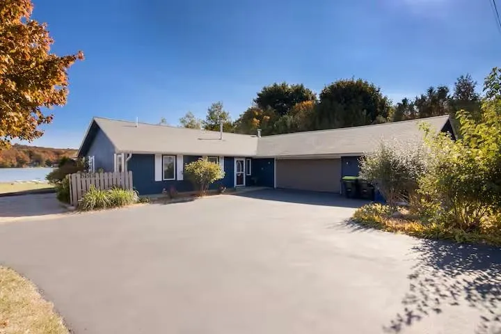 553 S Lake Shore Drive Leland Township, MI 49653