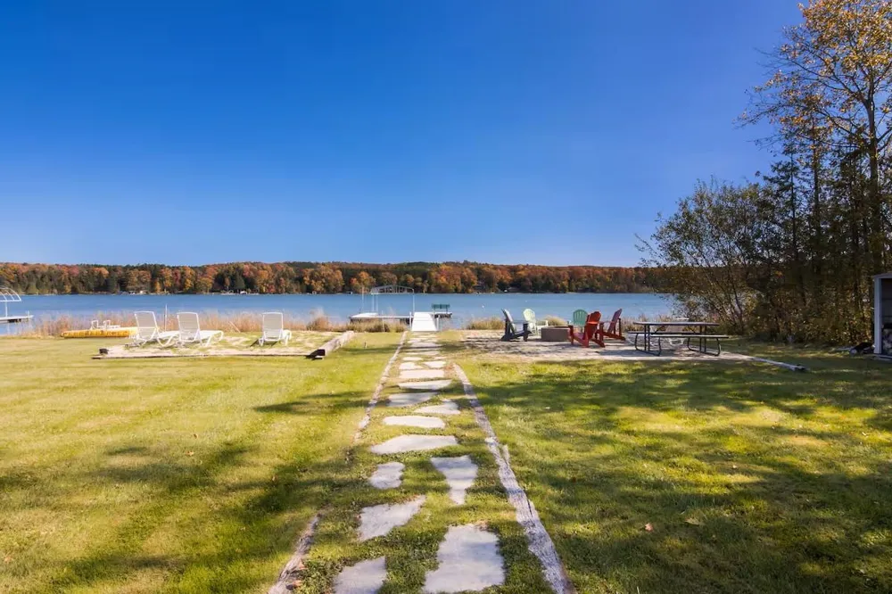 553 S Lake Shore Drive Leland Township, MI 49653