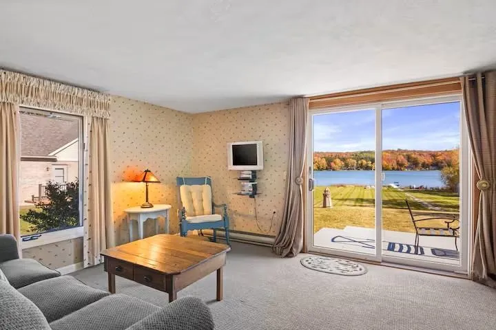 553 S Lake Shore Drive Leland Township, MI 49653