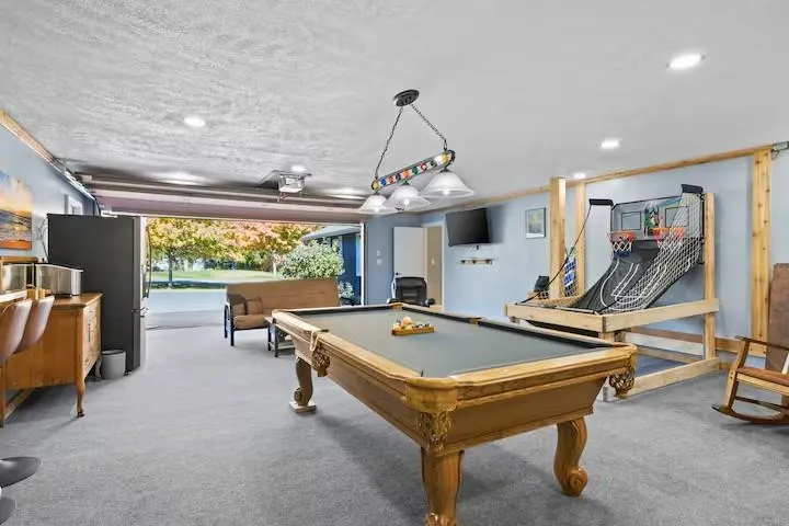 553 S Lake Shore Drive Leland Township, MI 49653