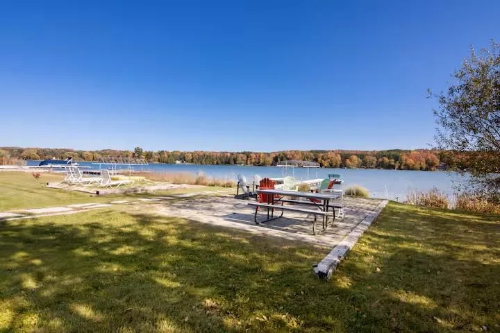 553 S Lake Shore Drive Leland Township, MI 49653