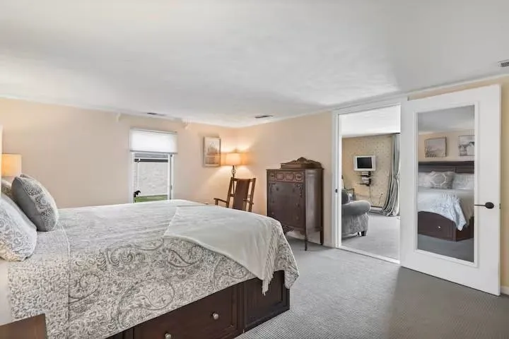 553 S Lake Shore Drive Leland Township, MI 49653