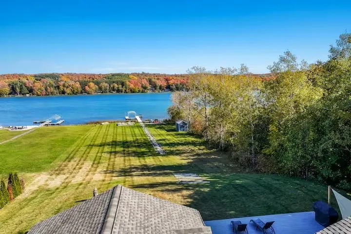 553 S Lake Shore Drive Leland Township, MI 49653