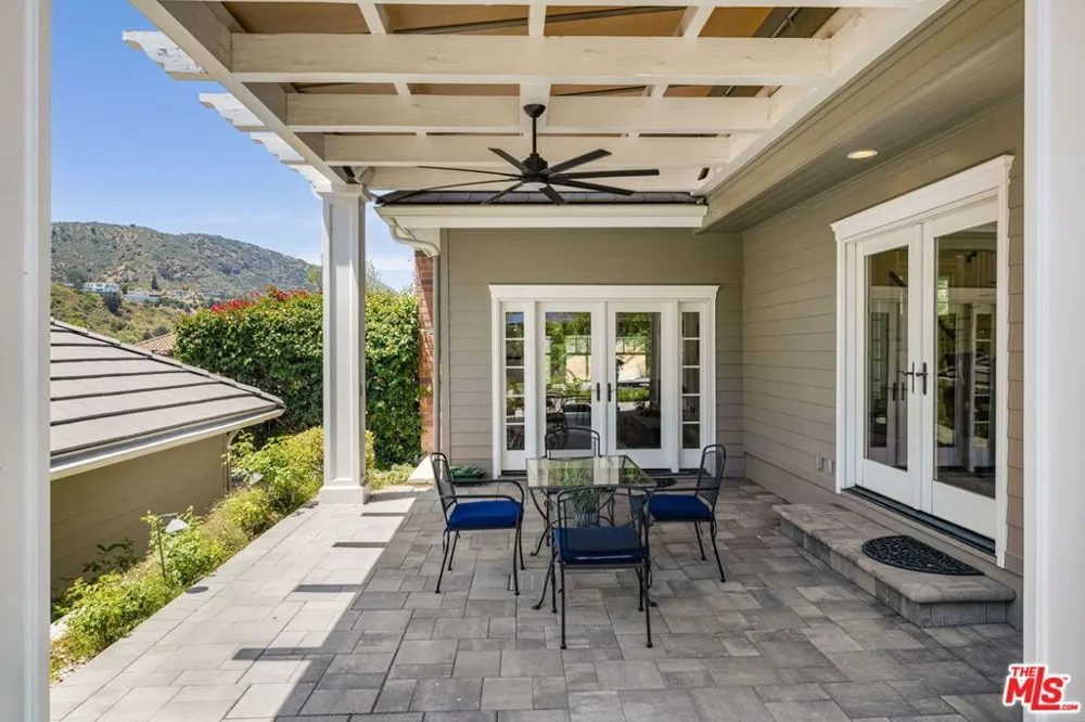 10 Holster Lane Bell Canyon, CA 91307