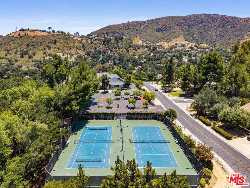 10 Holster Lane Bell Canyon, CA 91307