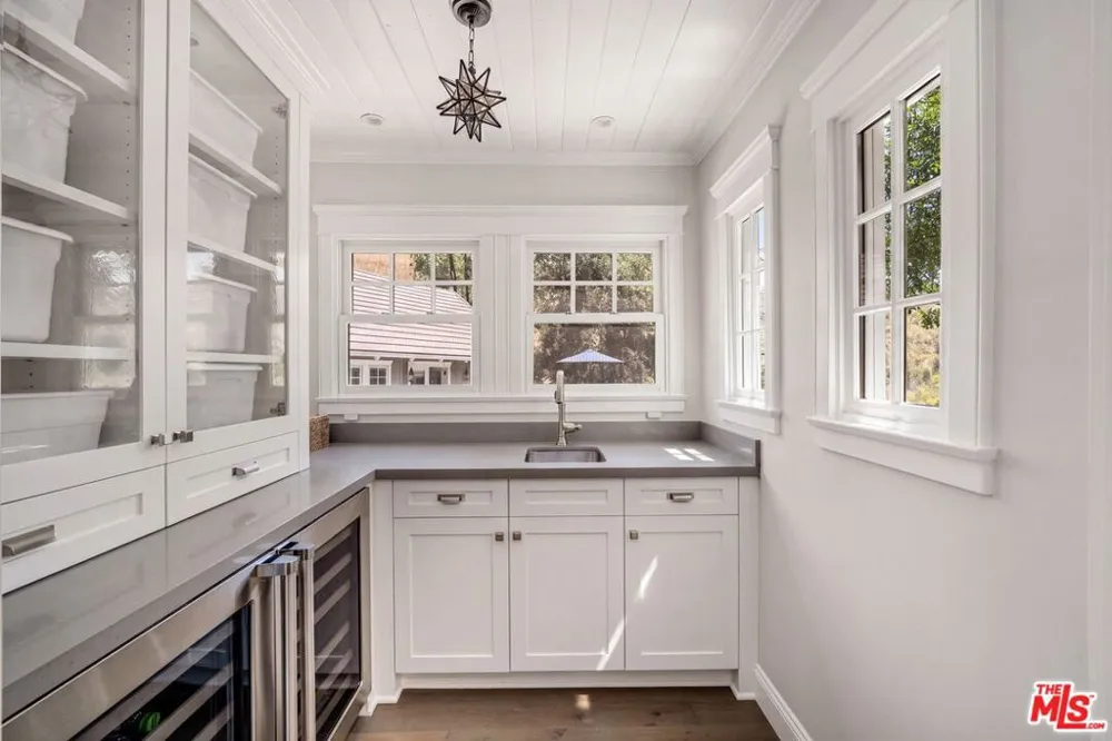 10 Holster Lane Bell Canyon, CA 91307