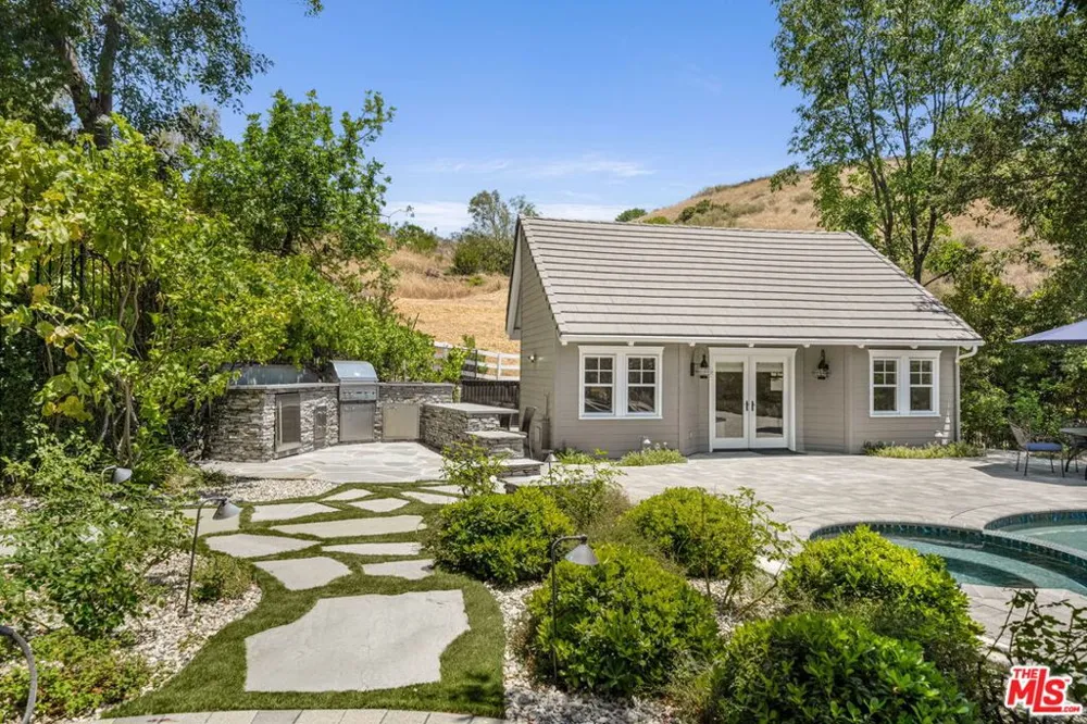 10 Holster Lane Bell Canyon, CA 91307