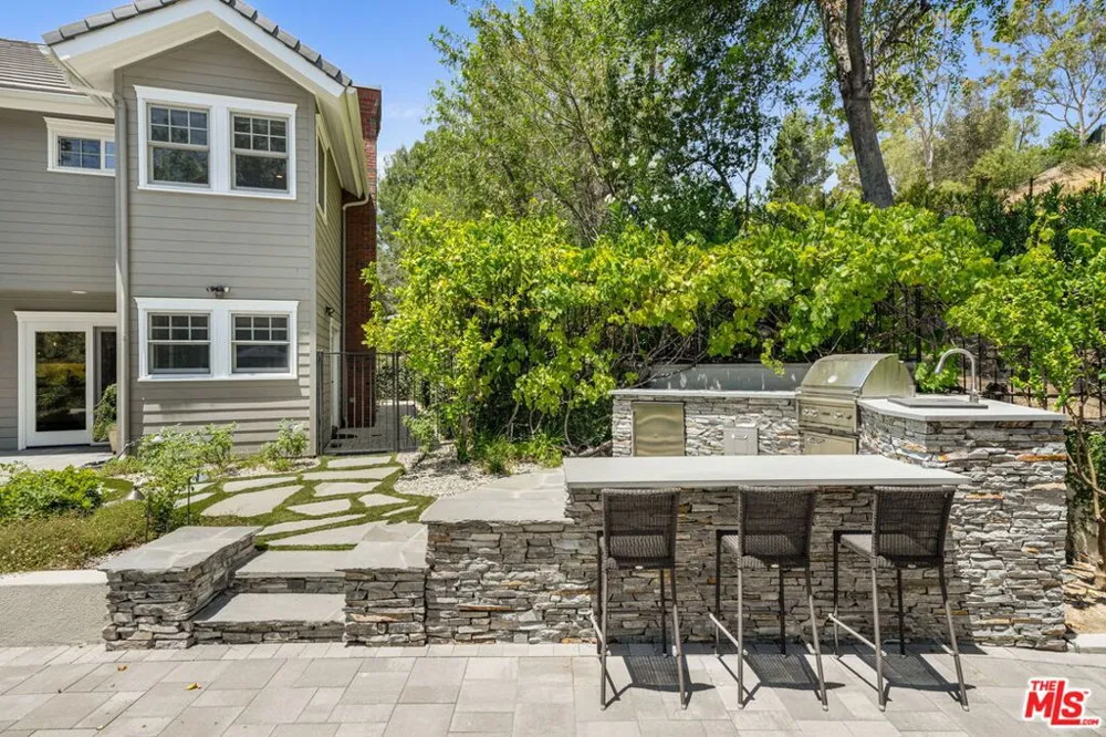 10 Holster Lane Bell Canyon, CA 91307