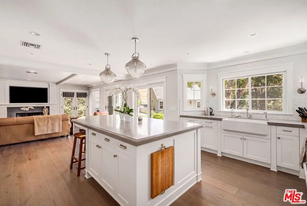 10 Holster Lane Bell Canyon, CA 91307
