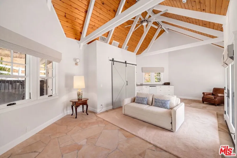 10 Holster Lane Bell Canyon, CA 91307