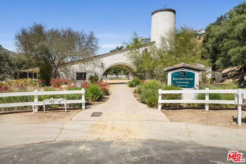 10 Holster Lane Bell Canyon, CA 91307