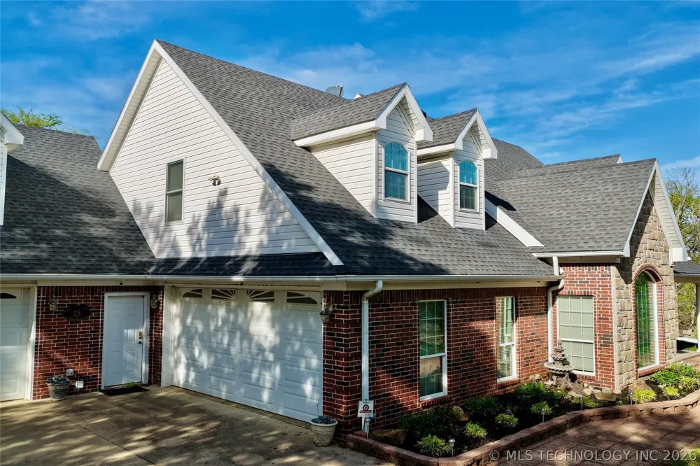 25 E Shoreline Drive Eufaula, OK 74432
