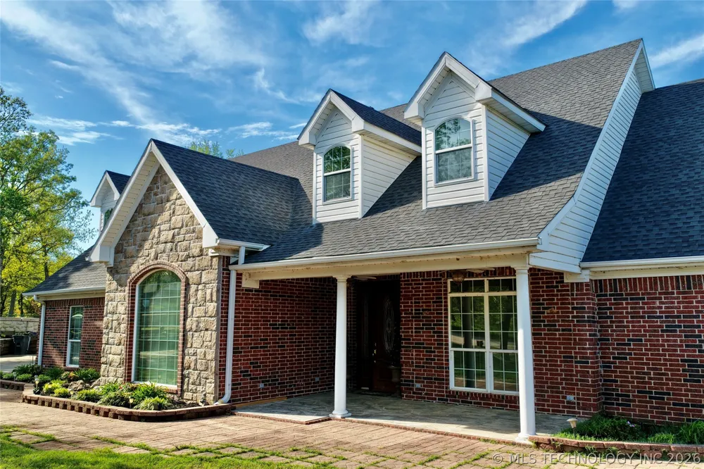 25 E Shoreline Drive Eufaula, OK 74432