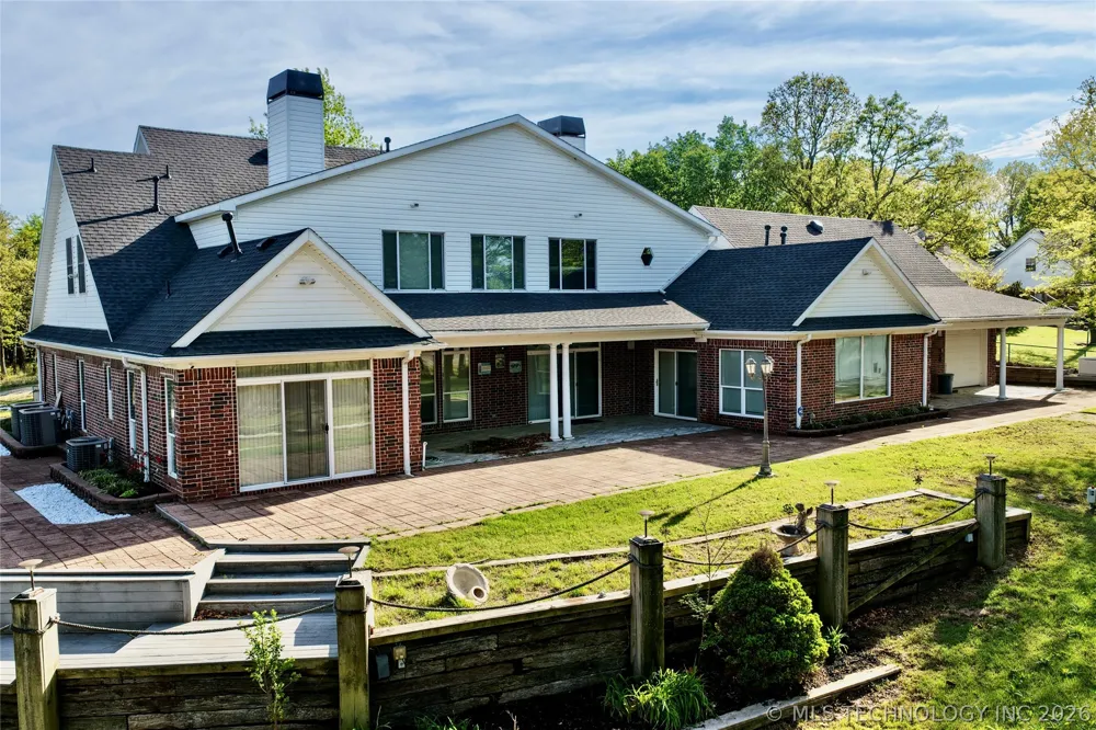 25 E Shoreline Drive Eufaula, OK 74432