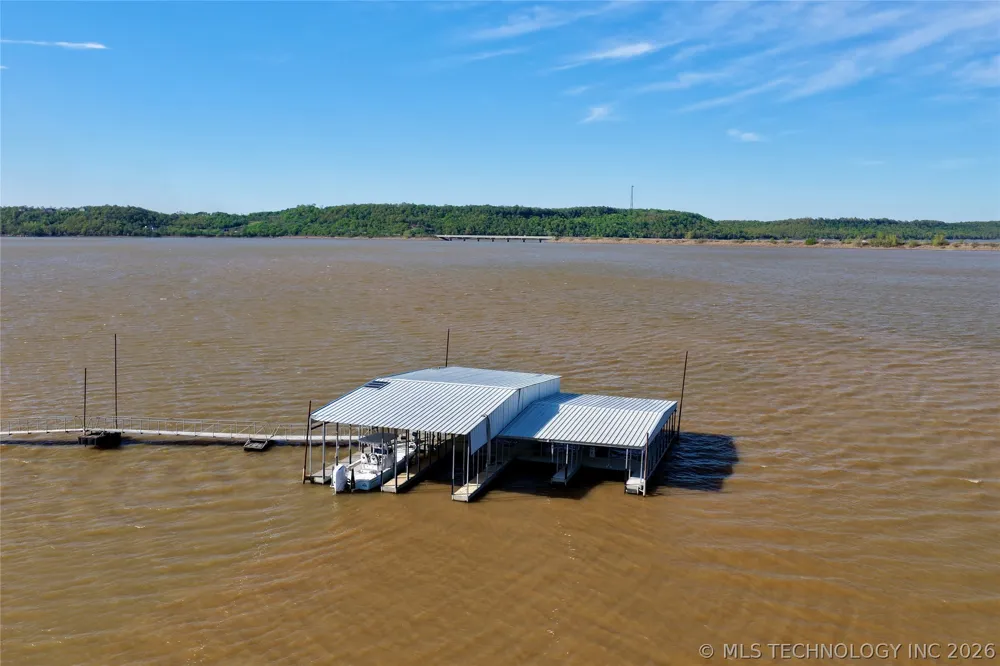 25 E Shoreline Drive Eufaula, OK 74432