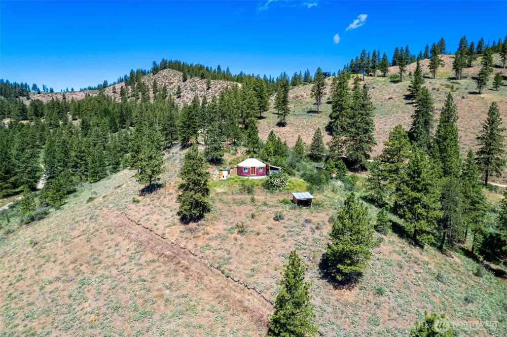 9750 Nahahum Canyon Road Cashmere, WA 98815