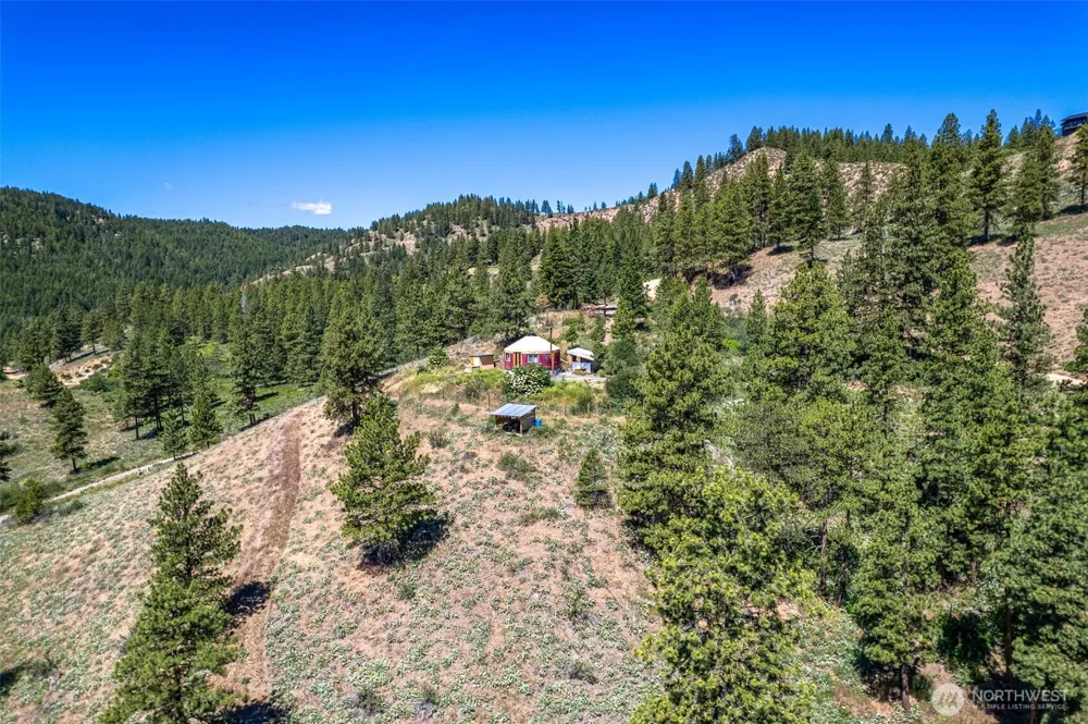 9750 Nahahum Canyon Road Cashmere, WA 98815