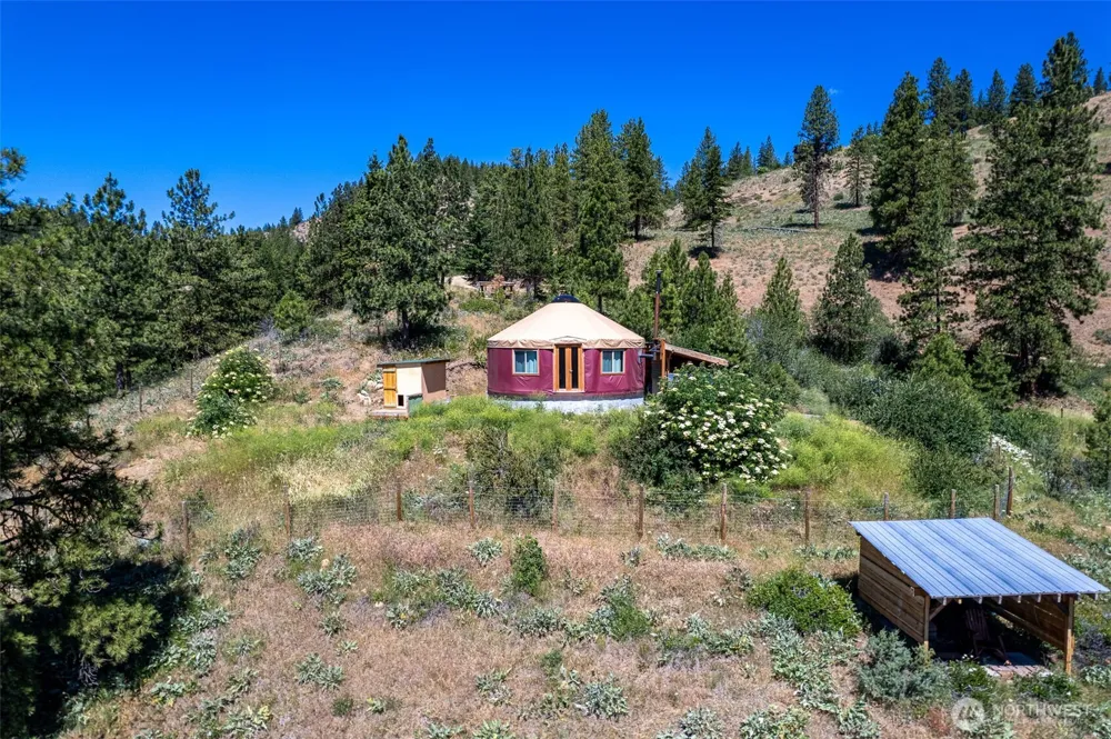 9750 Nahahum Canyon Road Cashmere, WA 98815