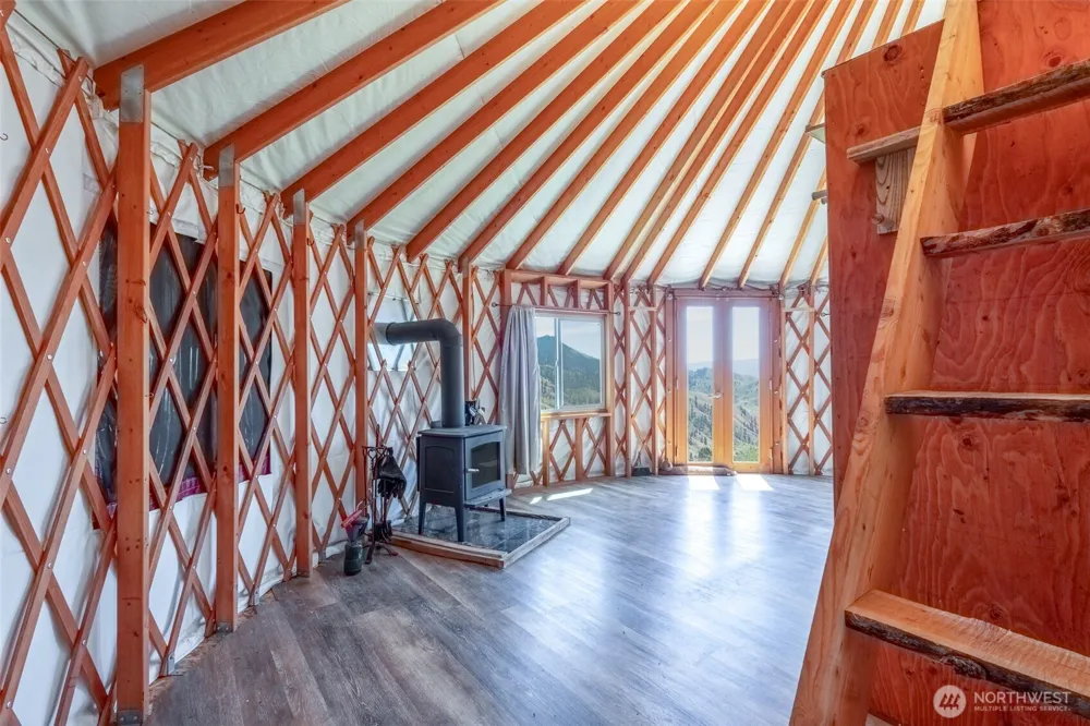 9750 Nahahum Canyon Road Cashmere, WA 98815