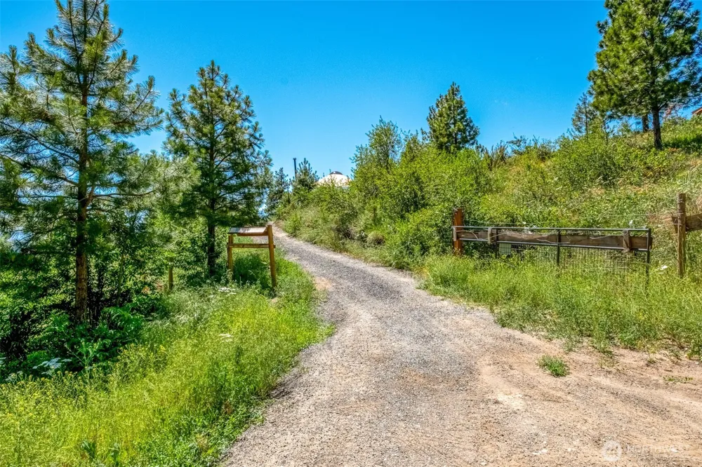 9750 Nahahum Canyon Road Cashmere, WA 98815