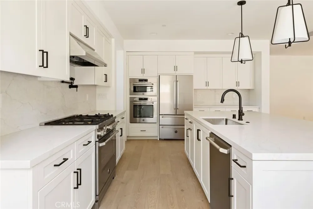 187 E Palm Street E Altadena, CA 91001