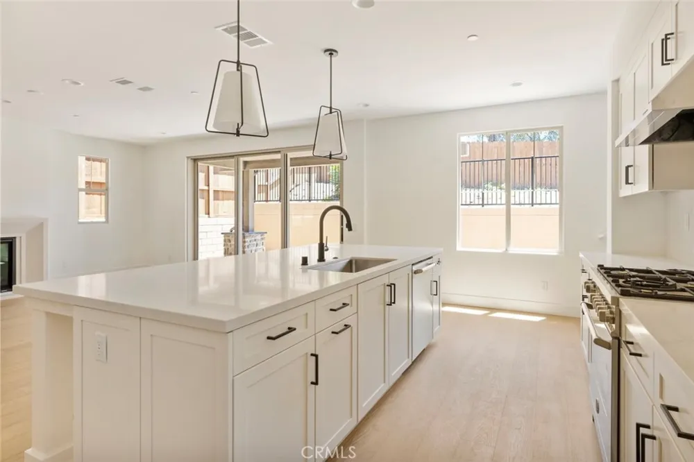 187 E Palm Street E Altadena, CA 91001
