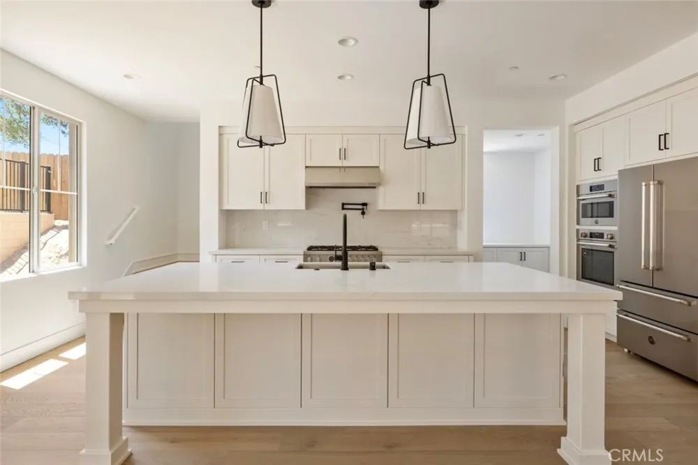 187 E Palm Street E Altadena, CA 91001