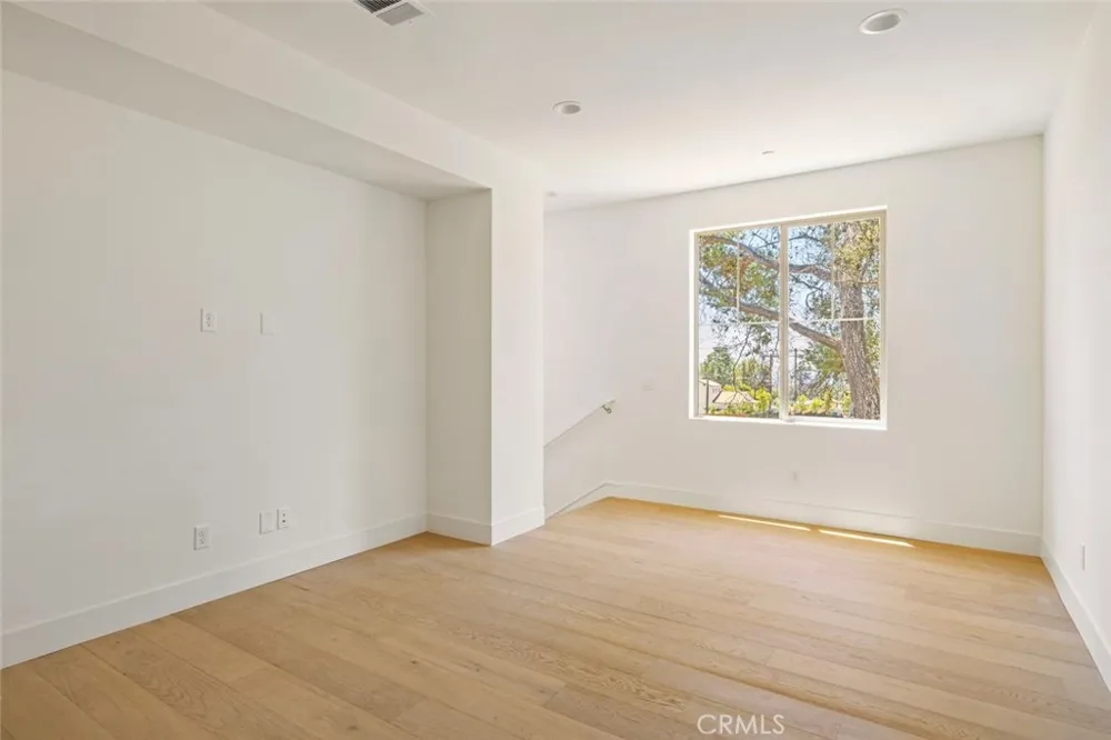 187 E Palm Street E Altadena, CA 91001