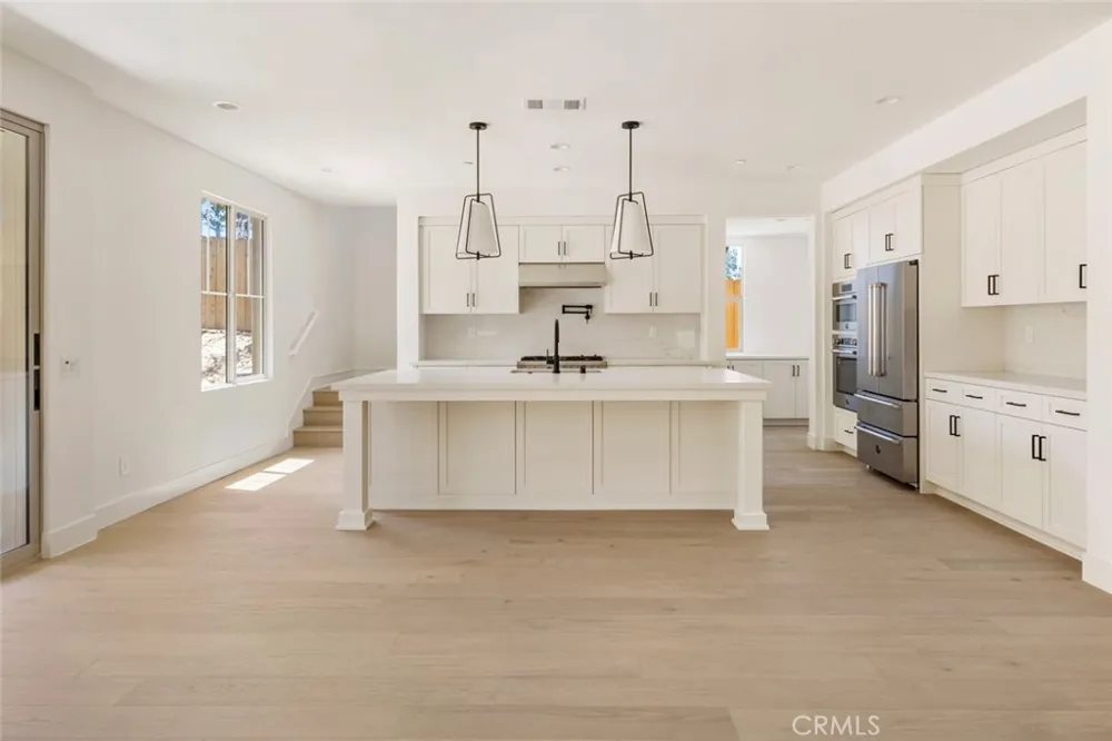 187 E Palm Street E Altadena, CA 91001