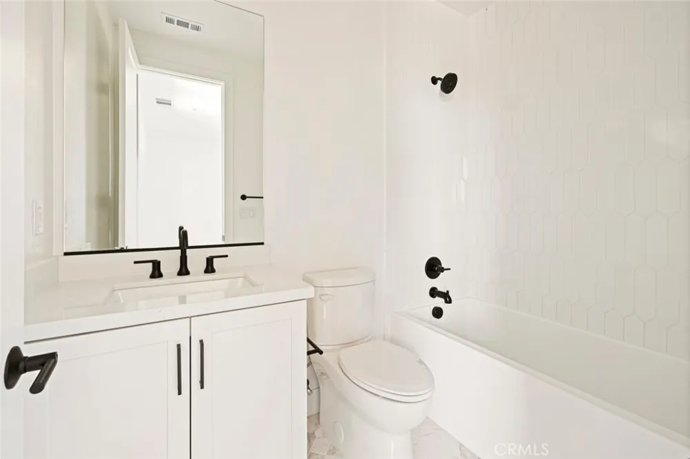 187 E Palm Street E Altadena, CA 91001