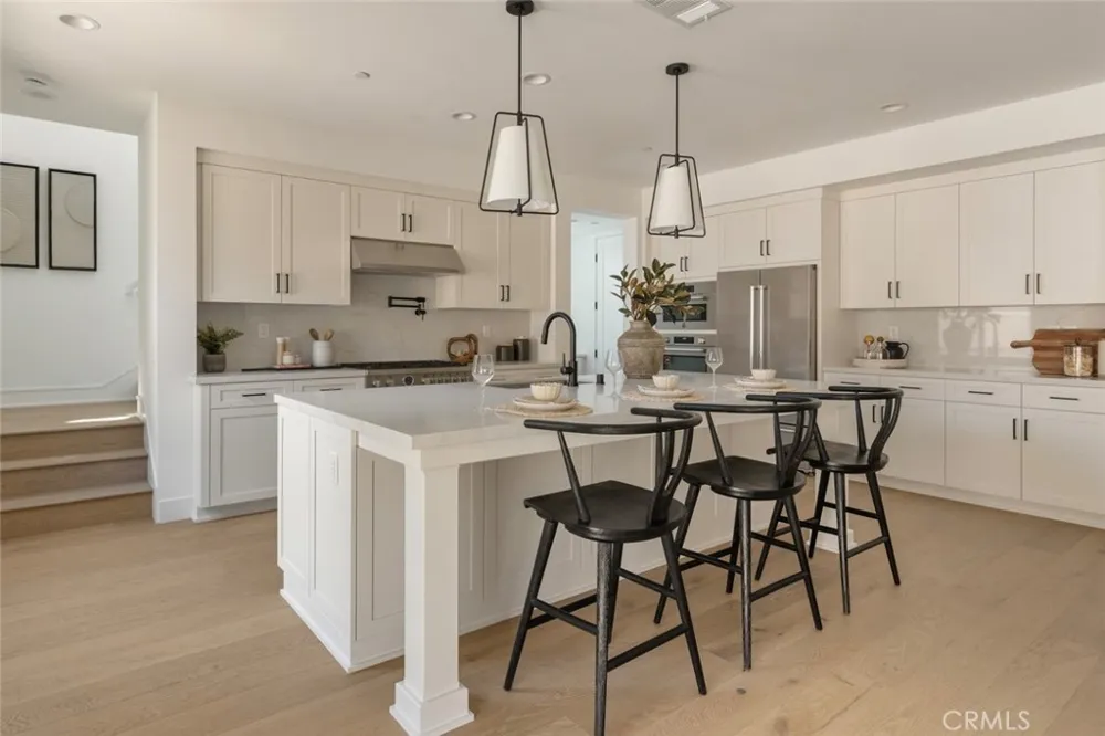 187 E Palm Street E Altadena, CA 91001