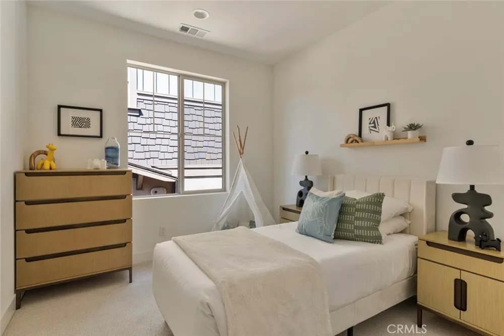 187 E Palm Street E Altadena, CA 91001
