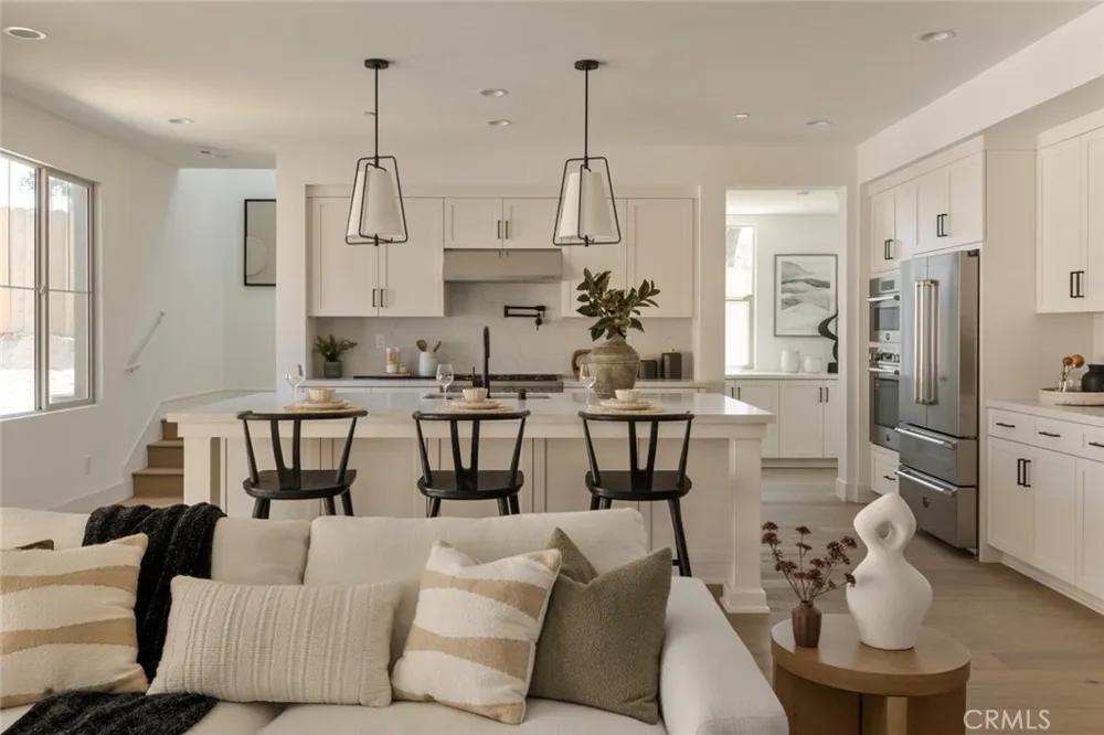187 E Palm Street E Altadena, CA 91001