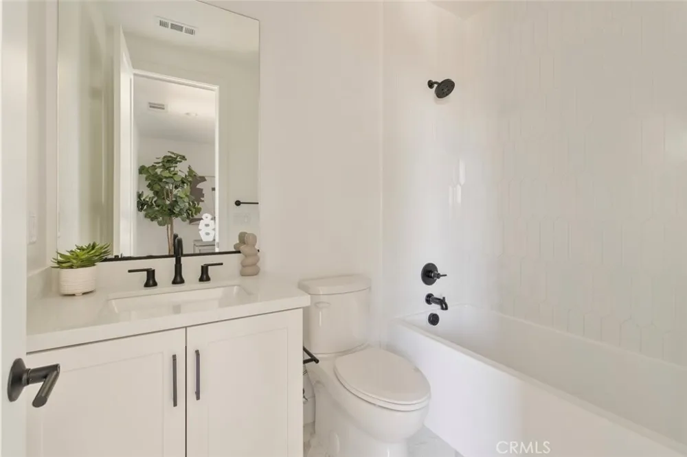 187 E Palm Street E Altadena, CA 91001