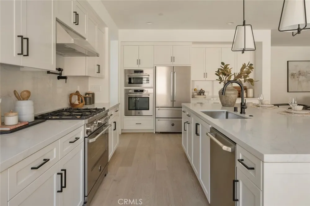 187 E Palm Street E Altadena, CA 91001