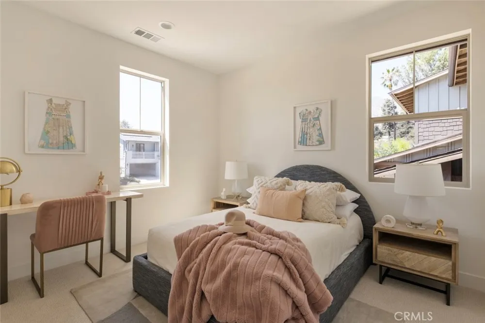 187 E Palm Street E Altadena, CA 91001