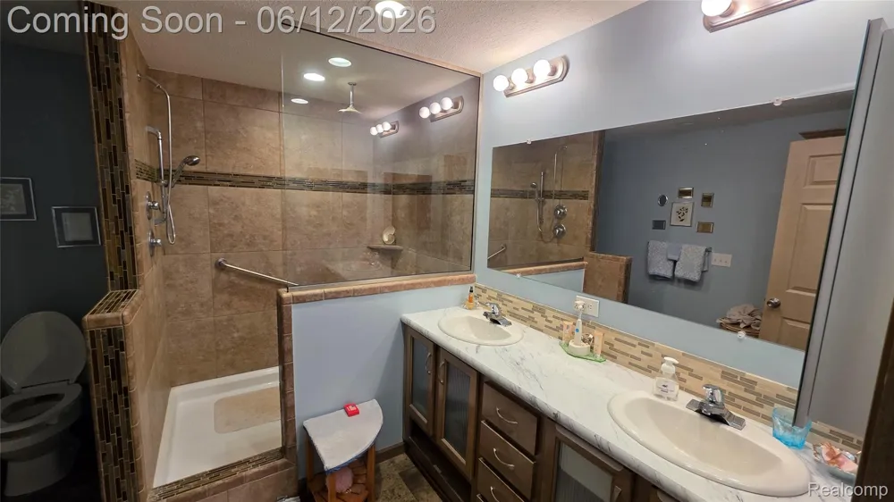 9758 Home Court Tyrone Township, MI 48430