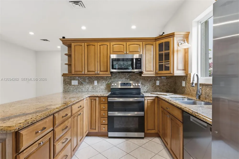 6530 Sandpiper Dr Coconut Creek, FL 33073