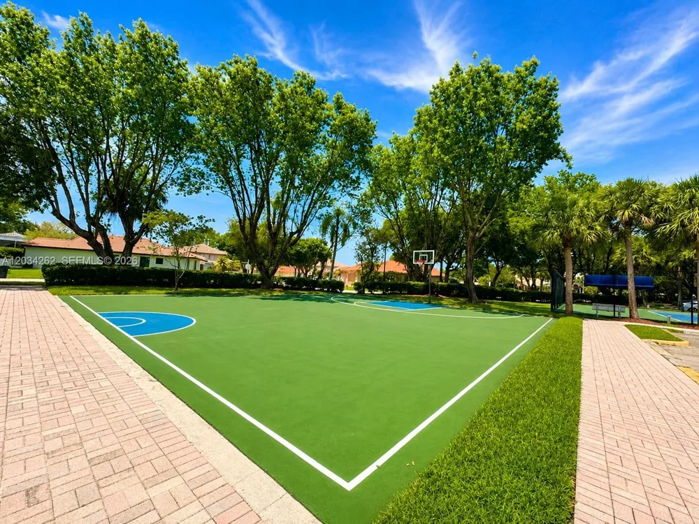 6530 Sandpiper Dr Coconut Creek, FL 33073
