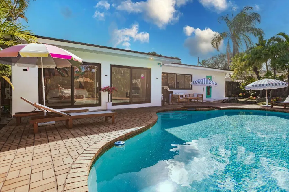 245 Tradewinds Avenue Lauderdale By The Sea, FL 33308
