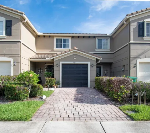 2218 SW Marshfield Court