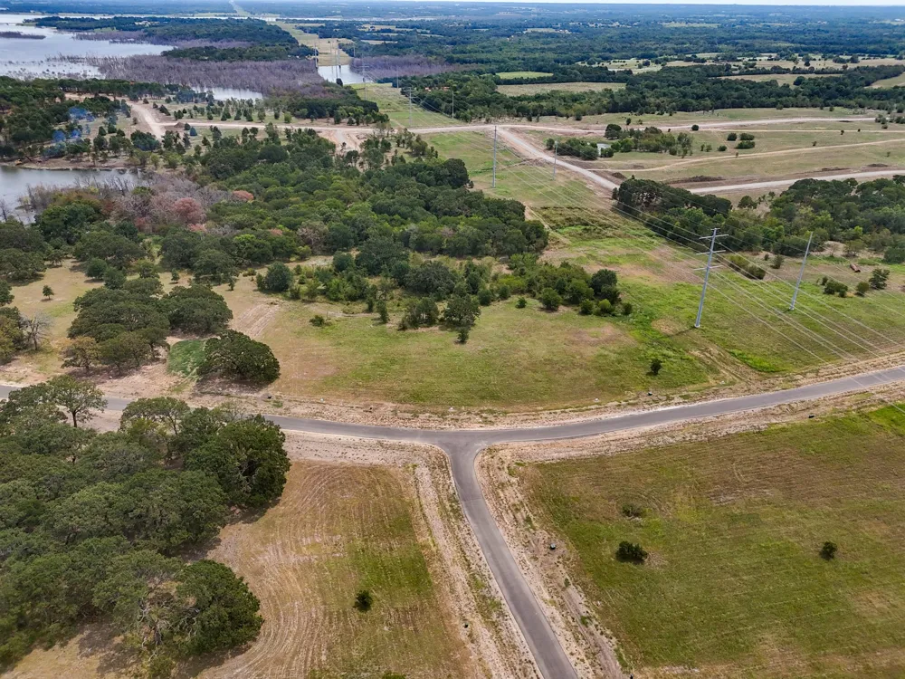 610 Waters Edge Way Dodd City, TX 75438