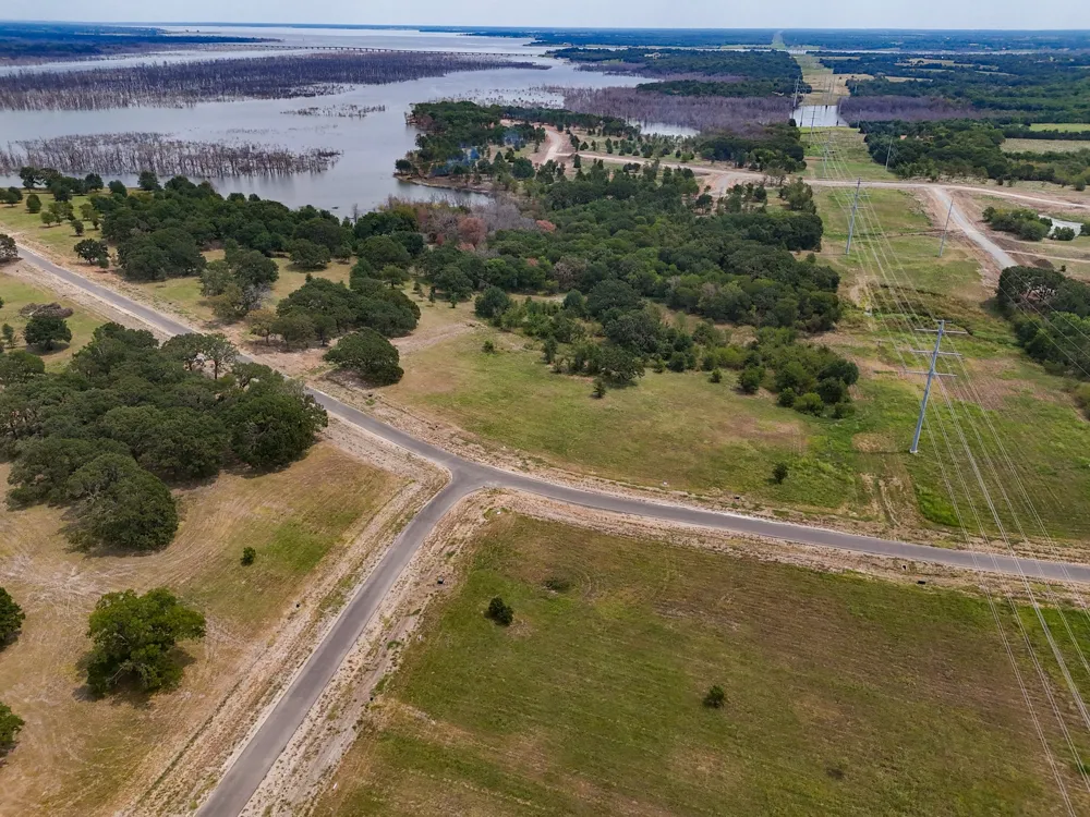 610 Waters Edge Way Dodd City, TX 75438