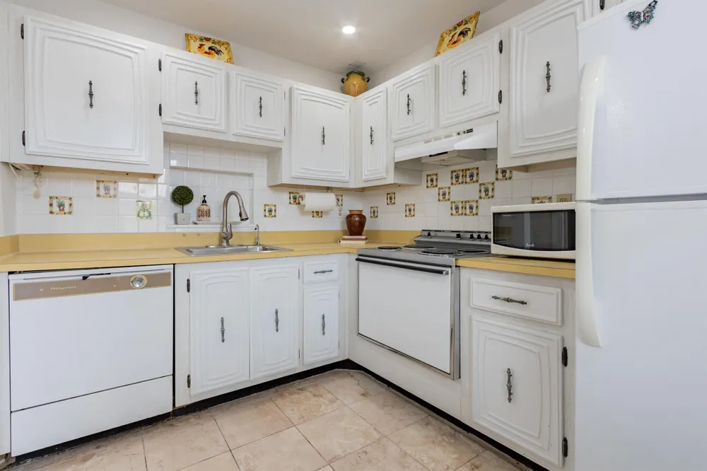 2811 Somerset Drive #412 Lauderdale Lakes, FL 33311