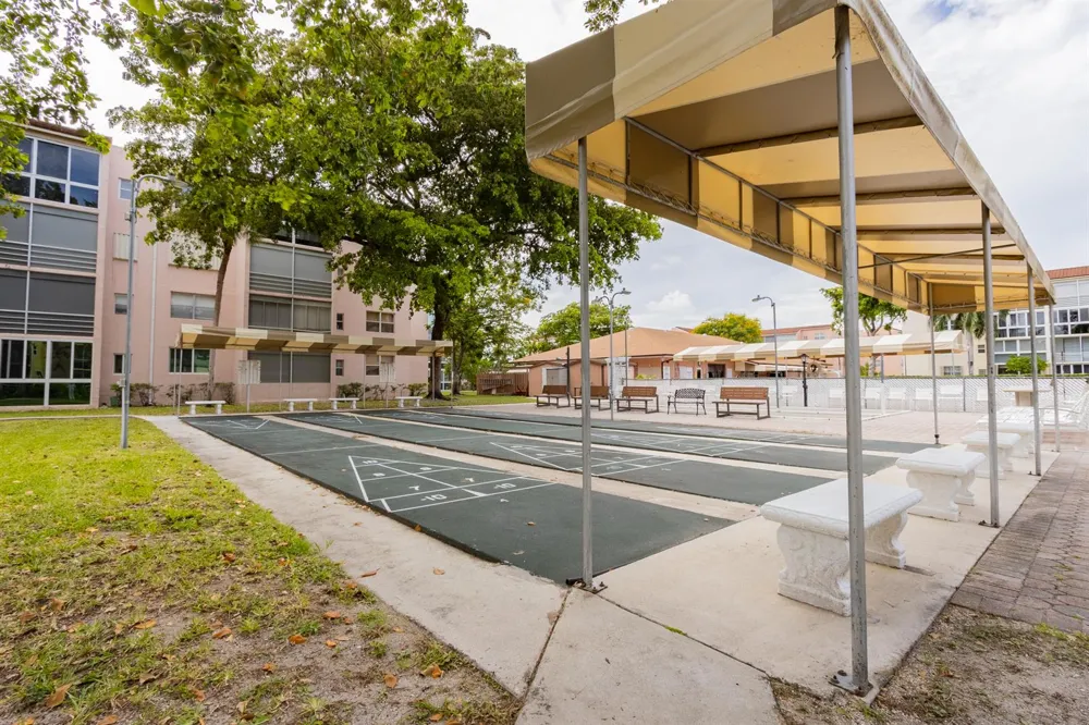 2811 Somerset Drive #412 Lauderdale Lakes, FL 33311